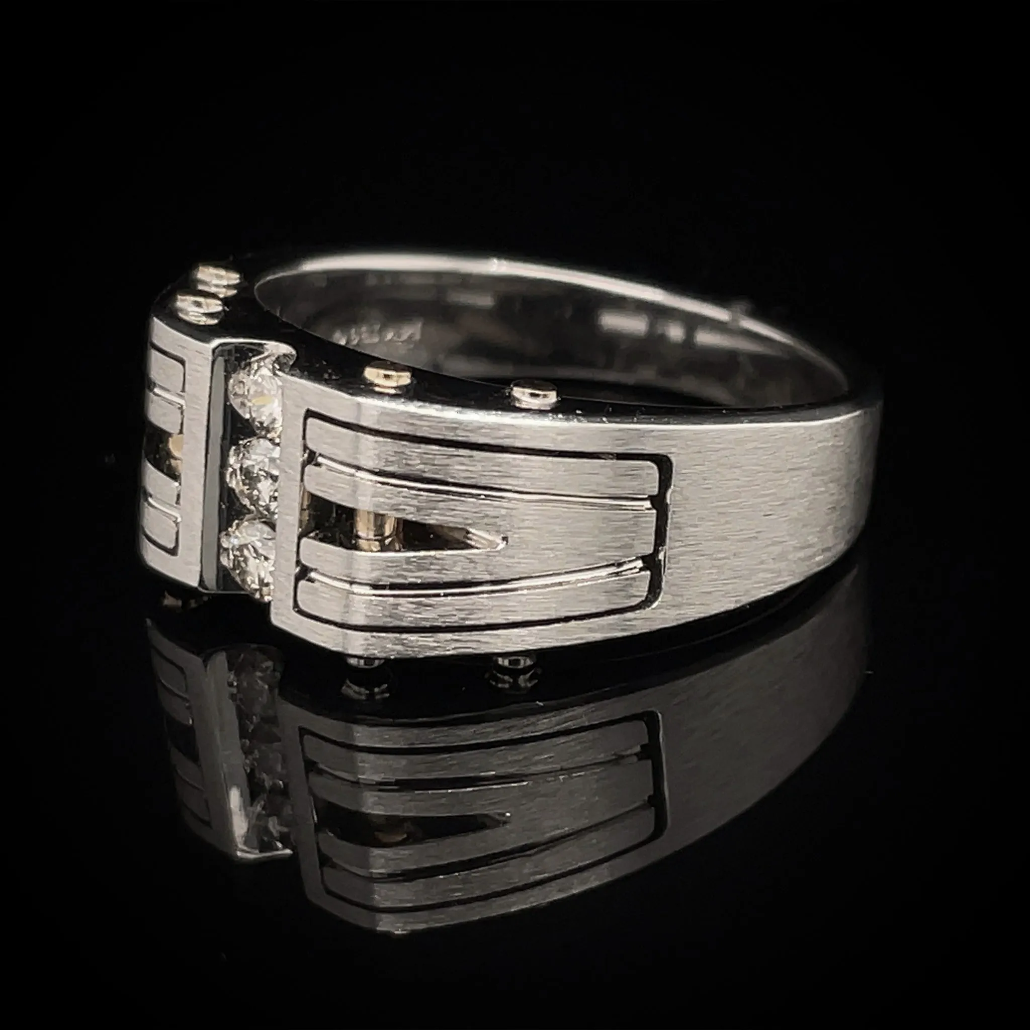 14K Gold Ring w/ Diamonds