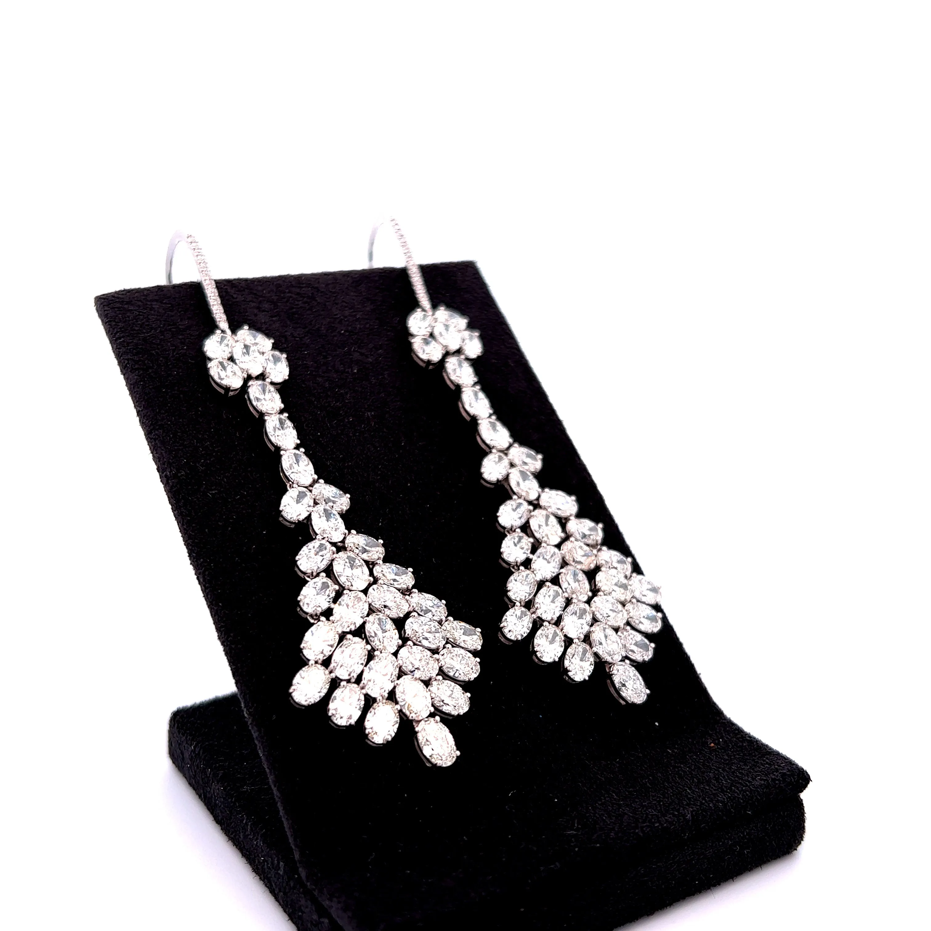 14K White Gold Oval And Round Diamond Chandelier Earrings (17.12ctw)