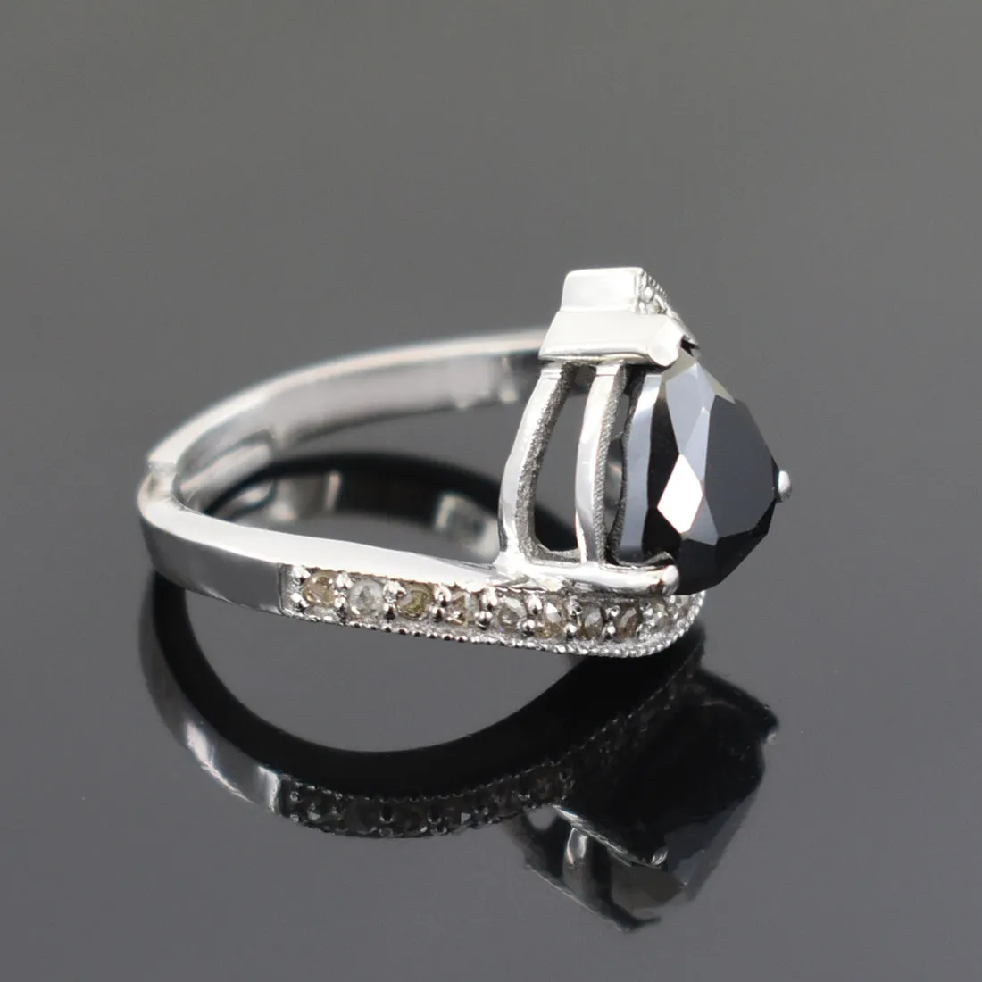 3.50 Ct Gorgeous Black Diamond Designer Ring With Diamond Accents, Amazing Shine & Great Shine