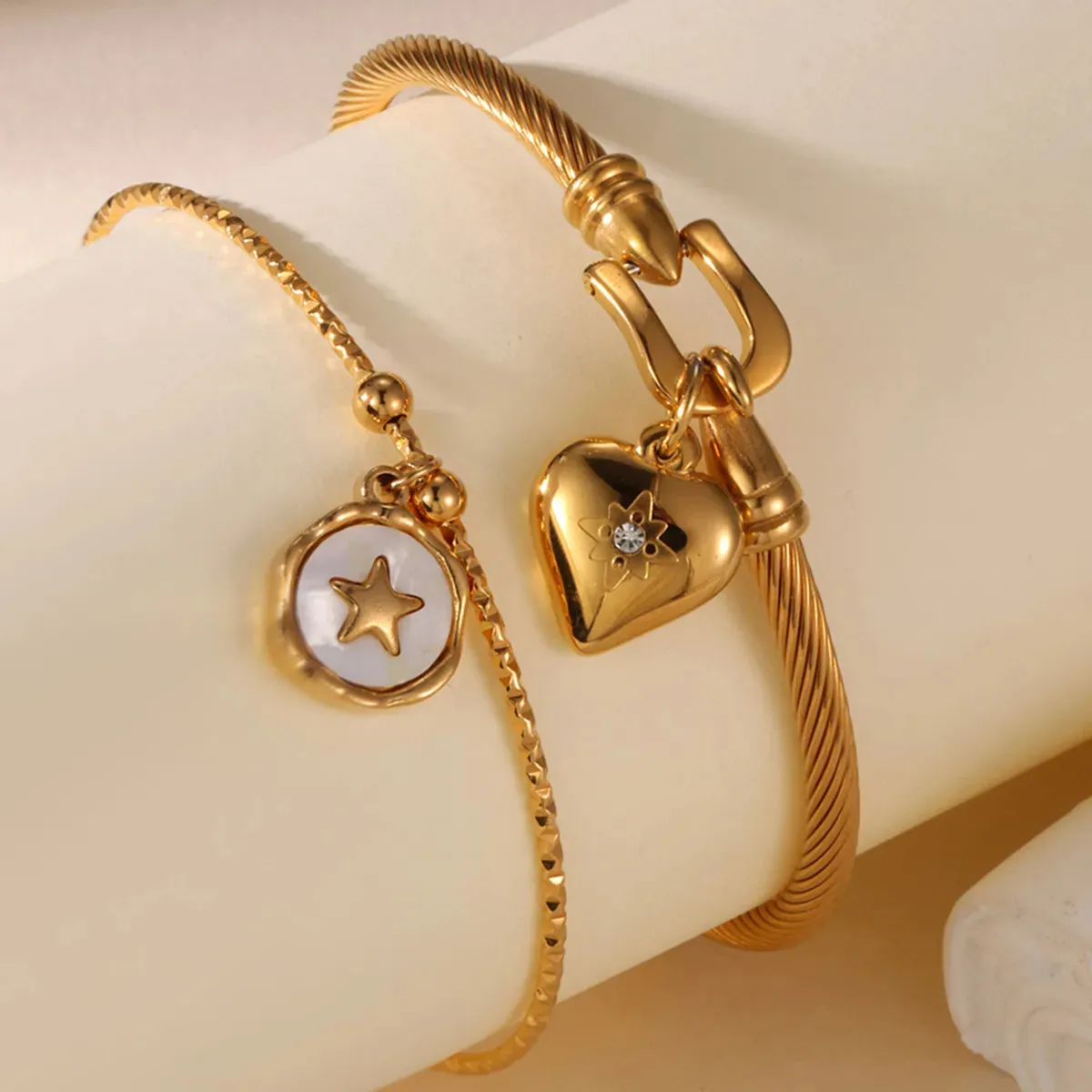 Casual Star Heart Shape 304 Stainless Steel 18K Gold Plated Bangle