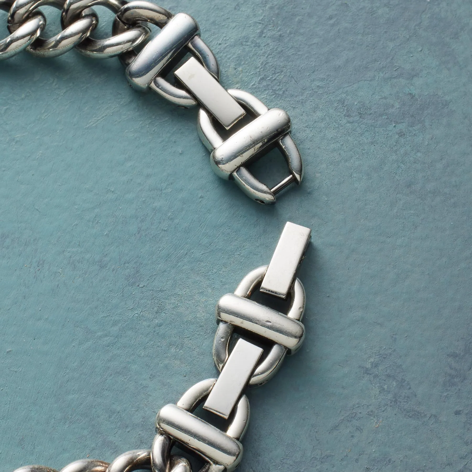 Chain Link Watch