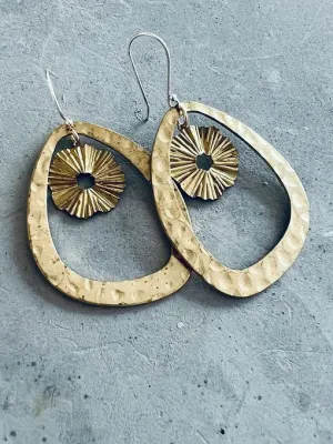 CHEMISTRY Flower Earrings