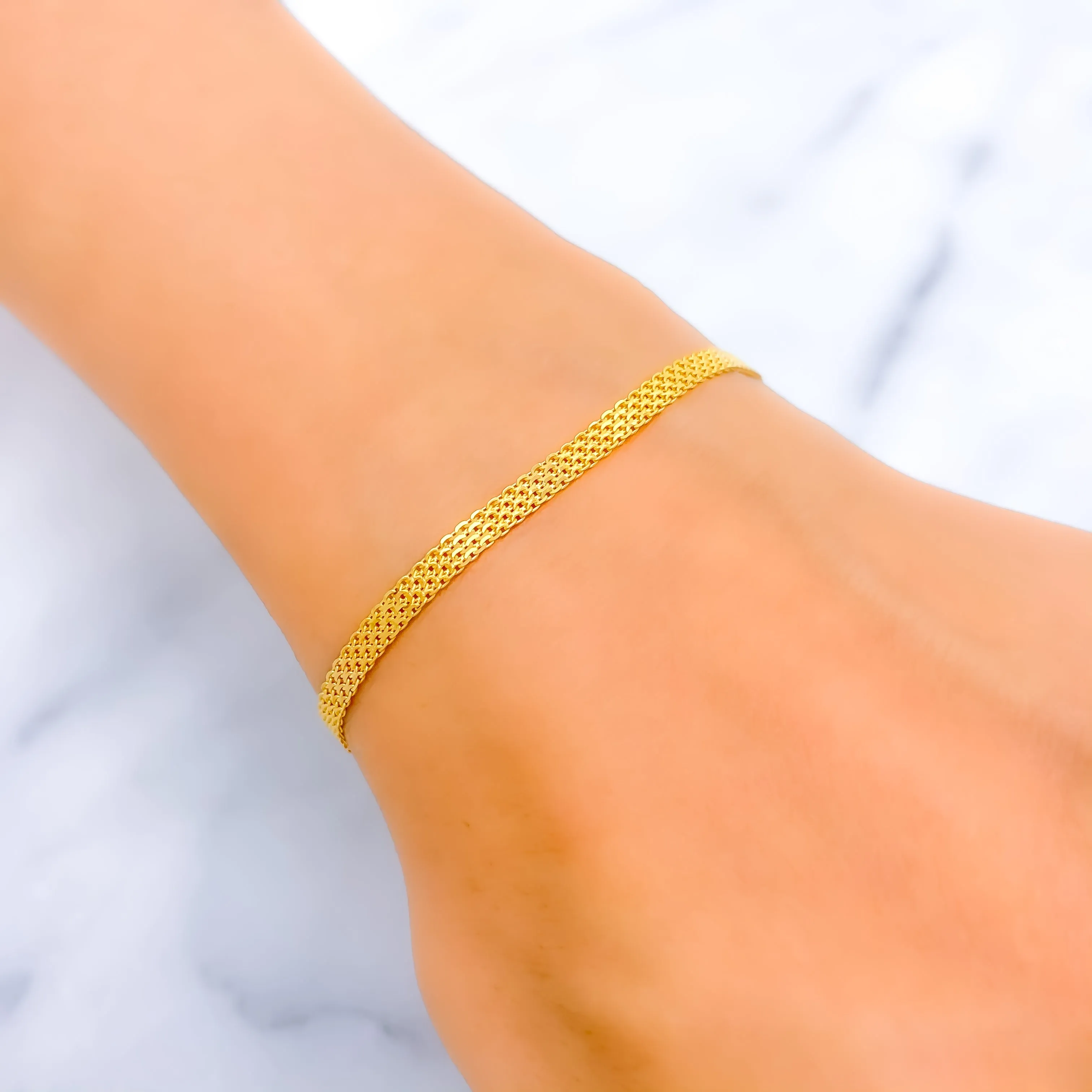 Chic Shimmering 22k Gold Chain Bracelet