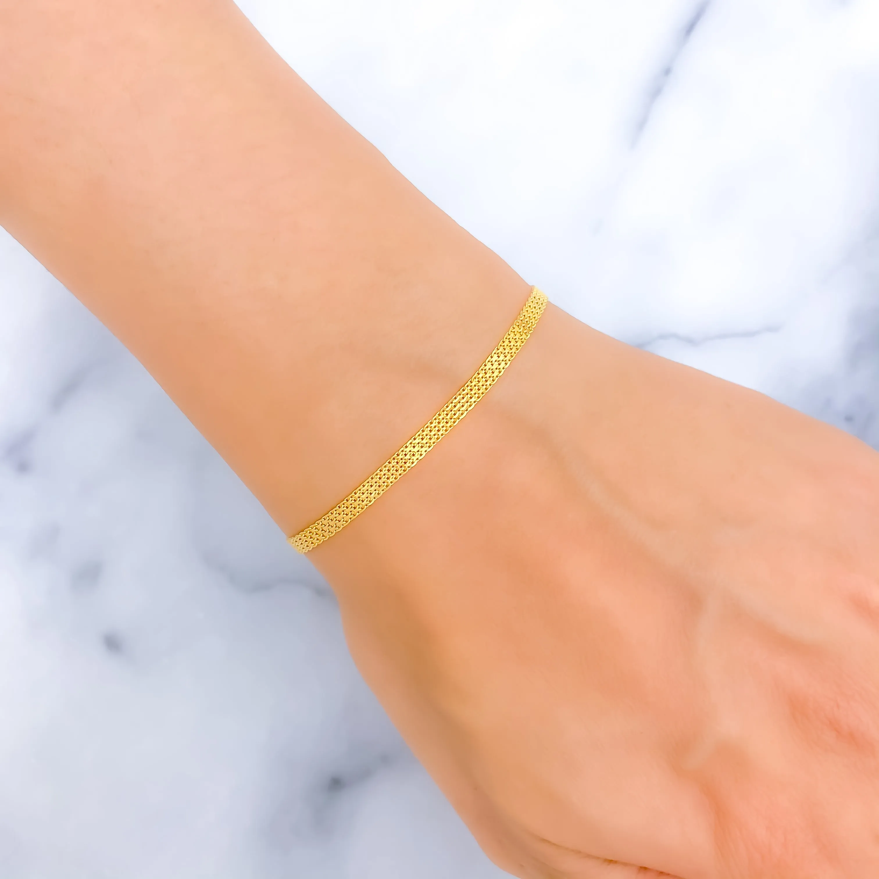 Chic Shimmering 22k Gold Chain Bracelet