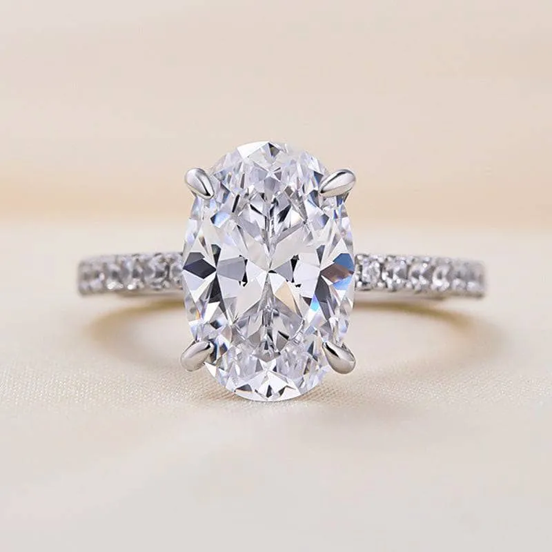 Classic Oval-cut Diamond White Gold Engagement Ring