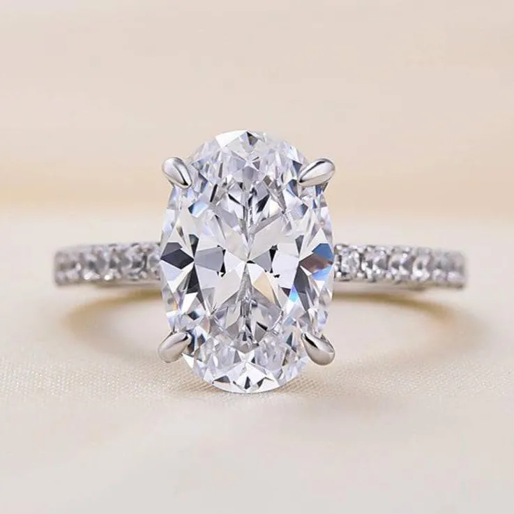 Classic Oval-cut Diamond White Gold Engagement Ring