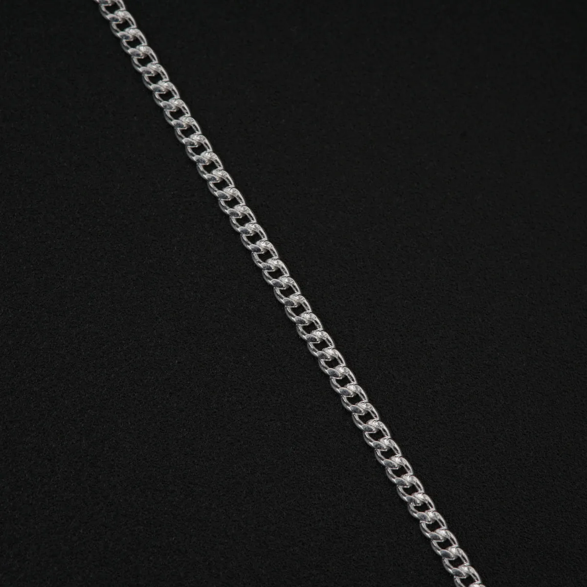 Daily Wear Silver Shiny Mayur Necklace