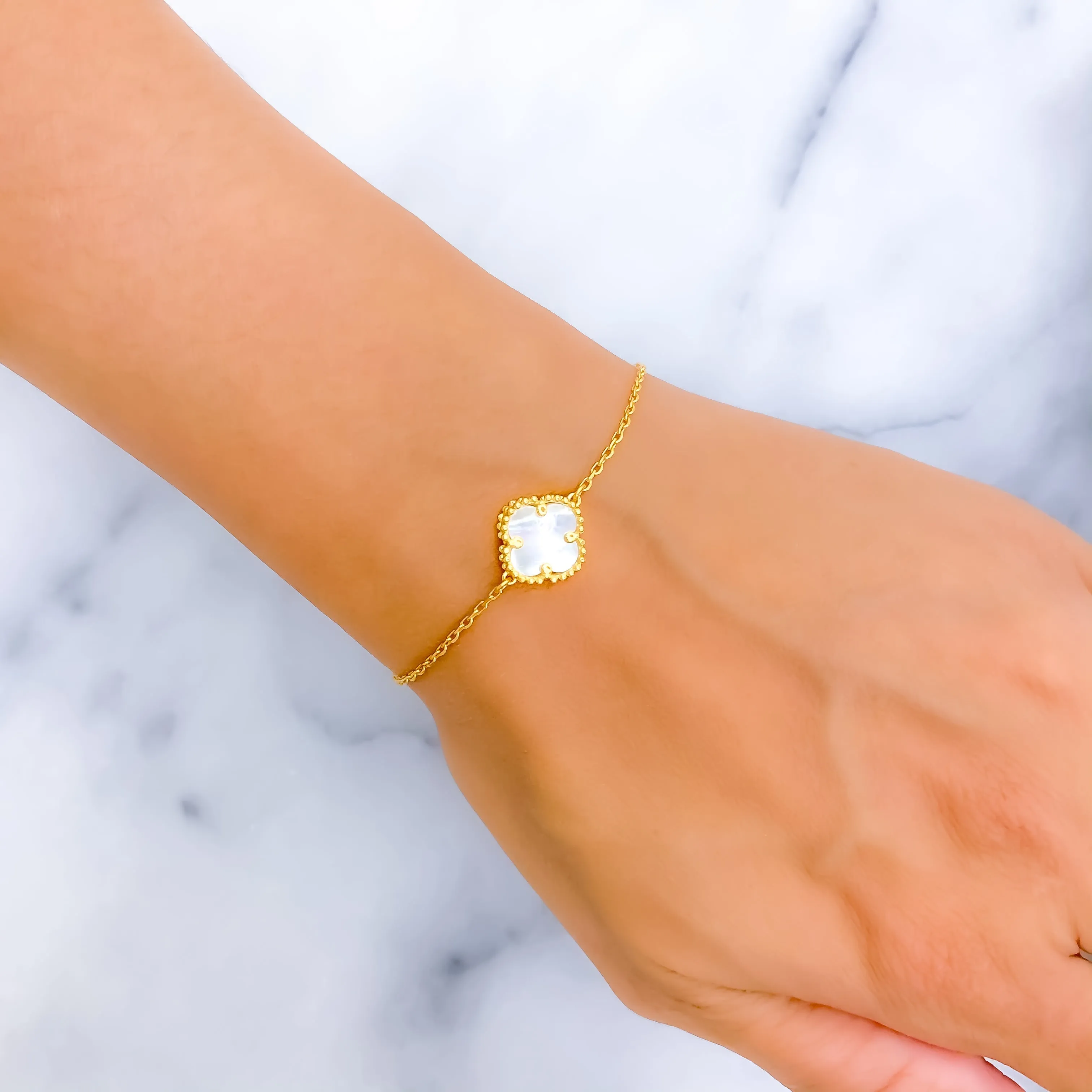 Dainty Delicate 21k Gold Clover Bracelet