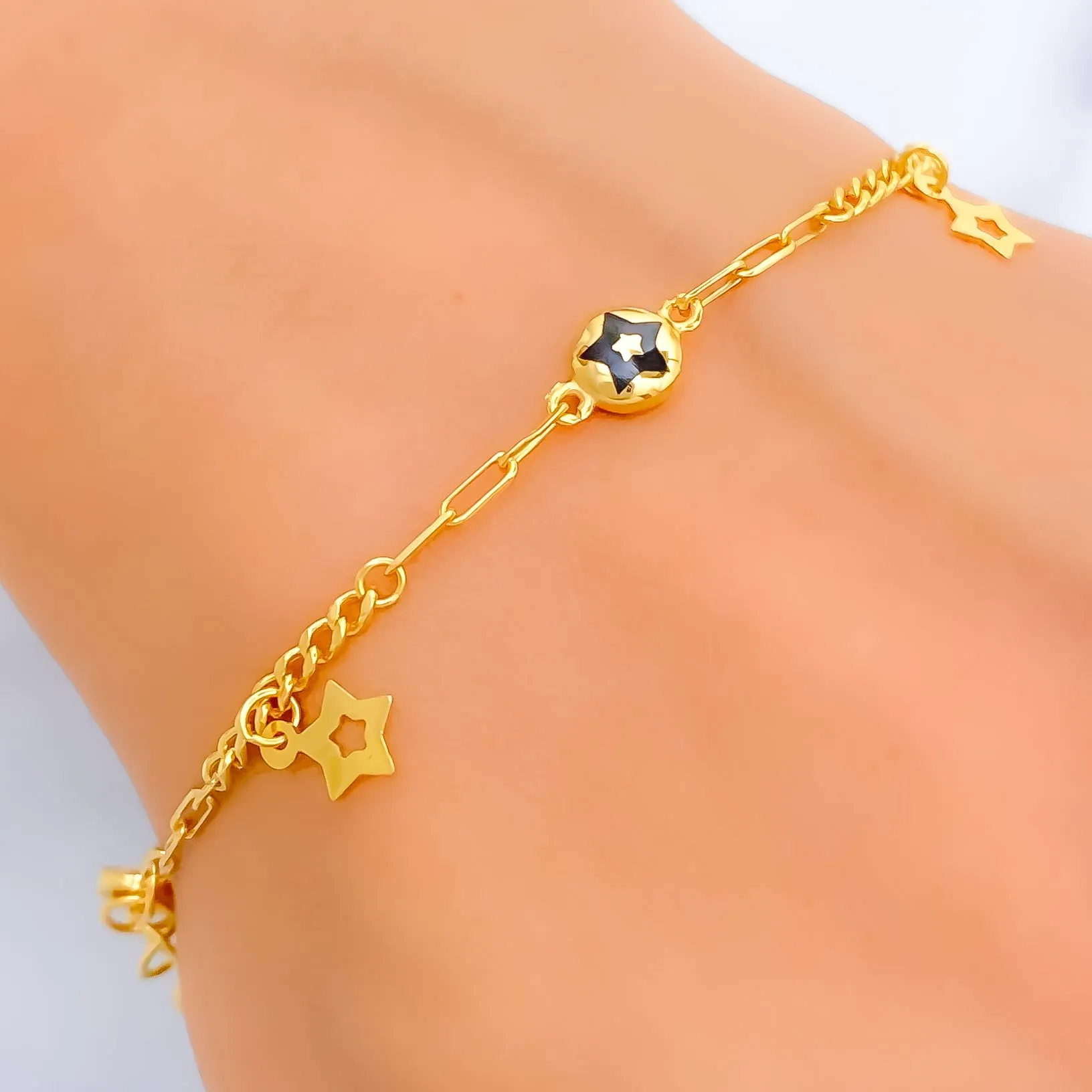 Dainty Delicate Star 21k Gold Bracelet