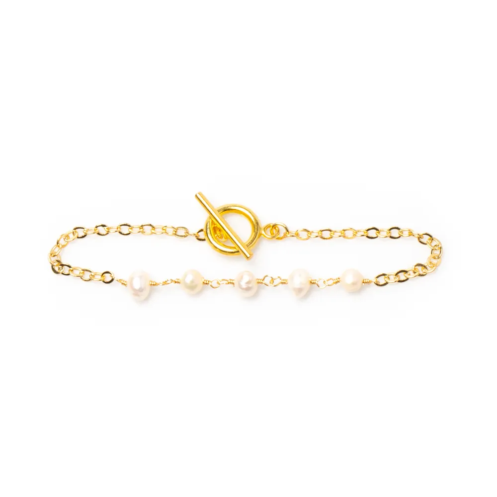 Delicate Pearl & Chain Bracelet