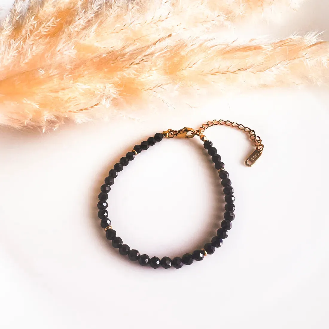 Delicate Svart Onyx Facetterad Armband