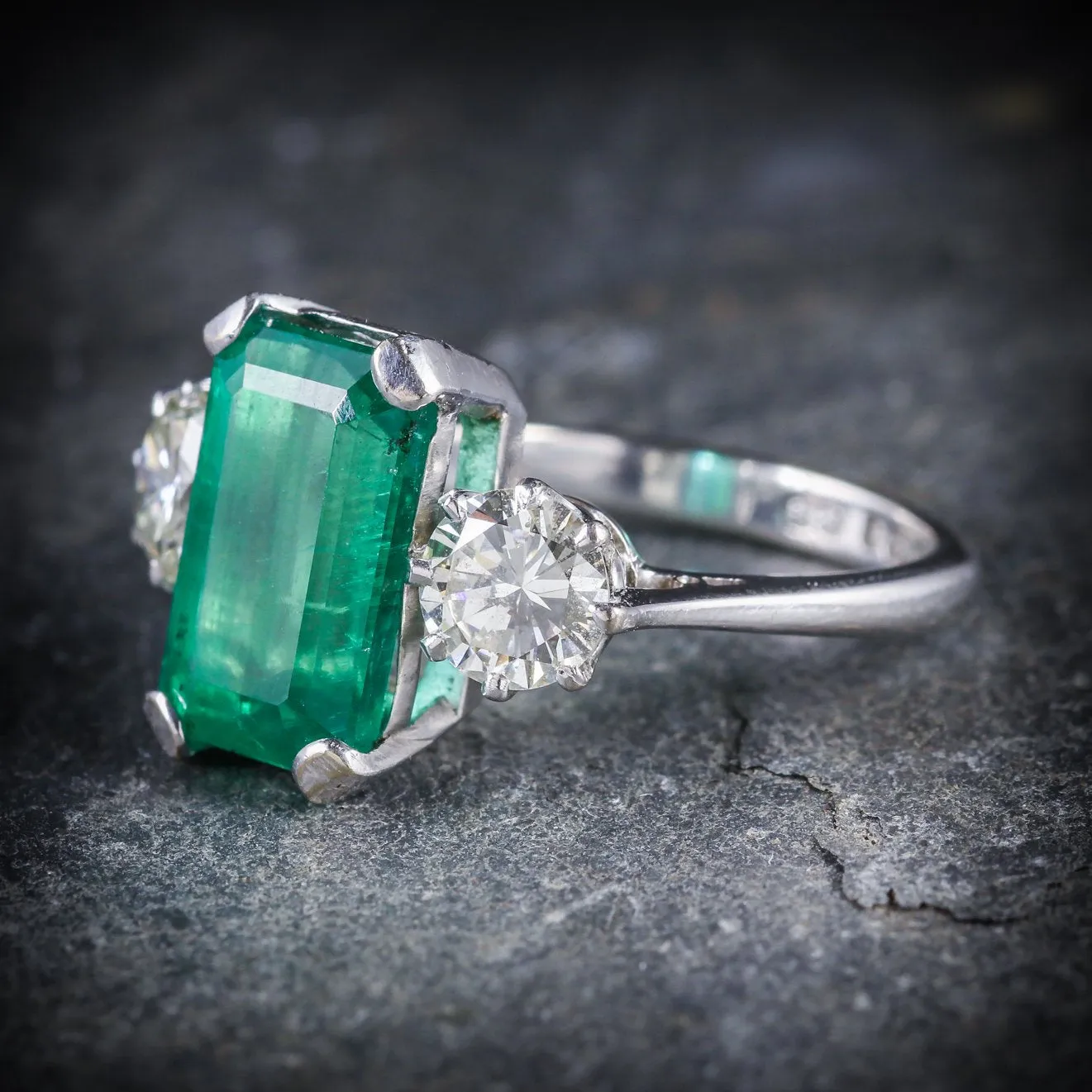 Emerald Diamond Trilogy Ring 18Ct Gold Dated 1976
