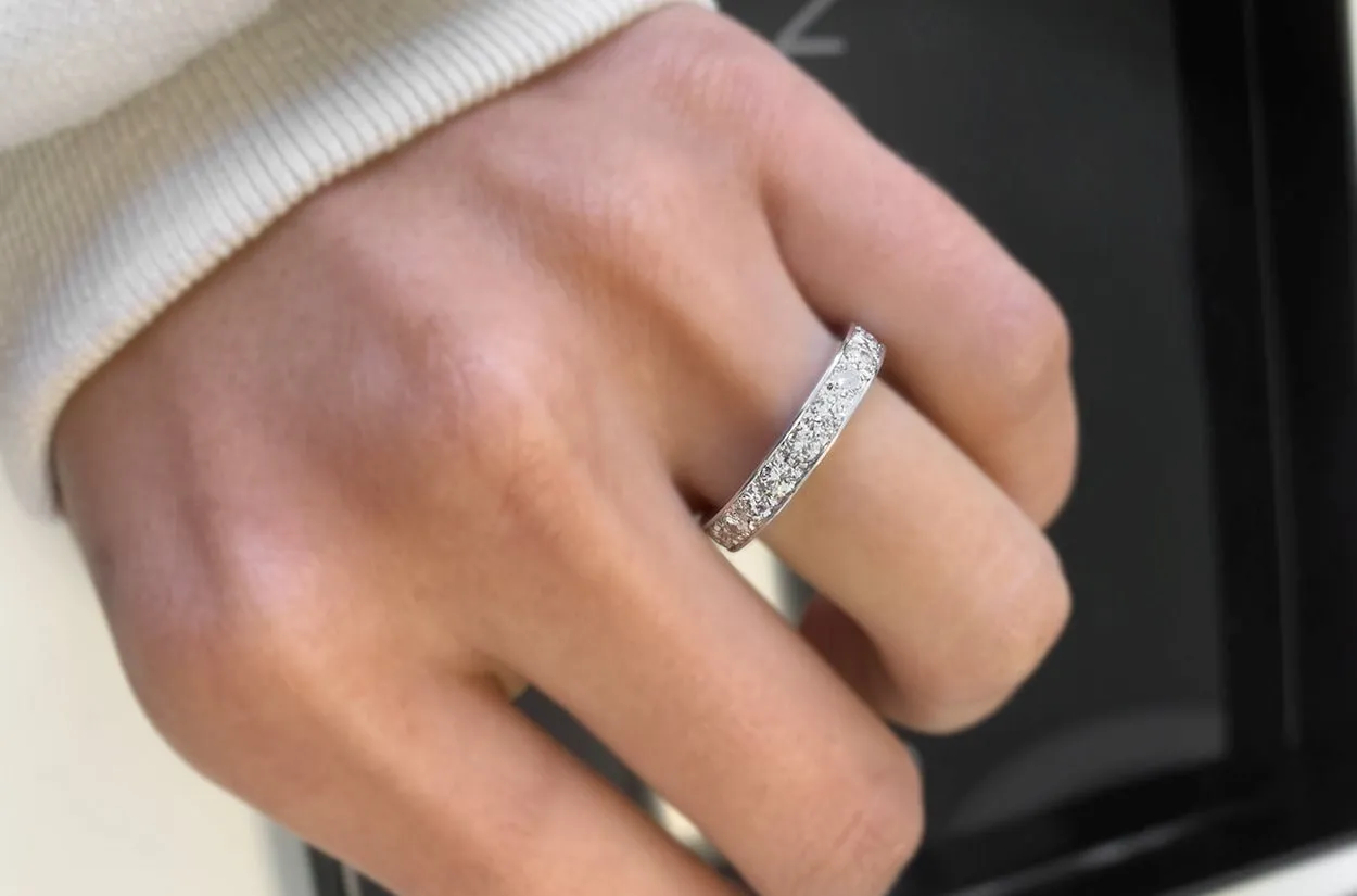 Eternity Ring White Gold with 21 Diamonds 1.68 cts