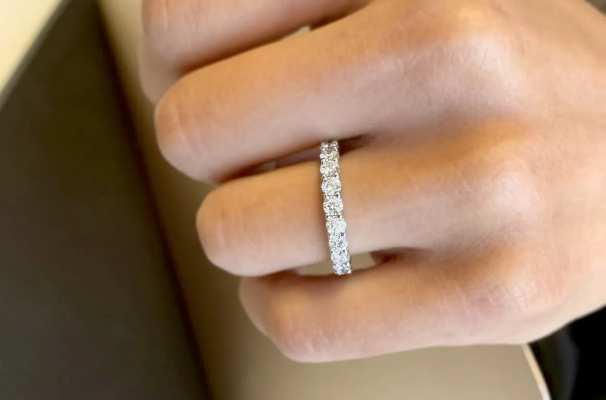 Eternity Ring White Gold with 22 Diamonds 1.74 cts