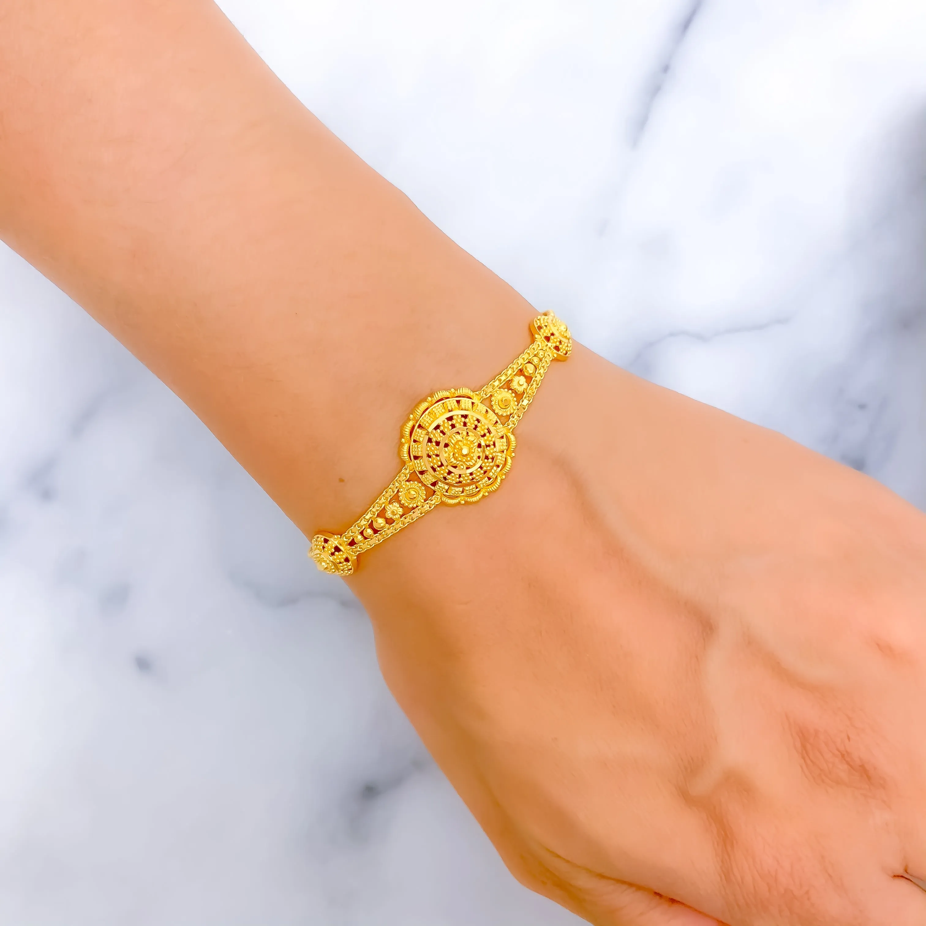 Exquisite Chic Floral Dome 22k Gold Bracelet