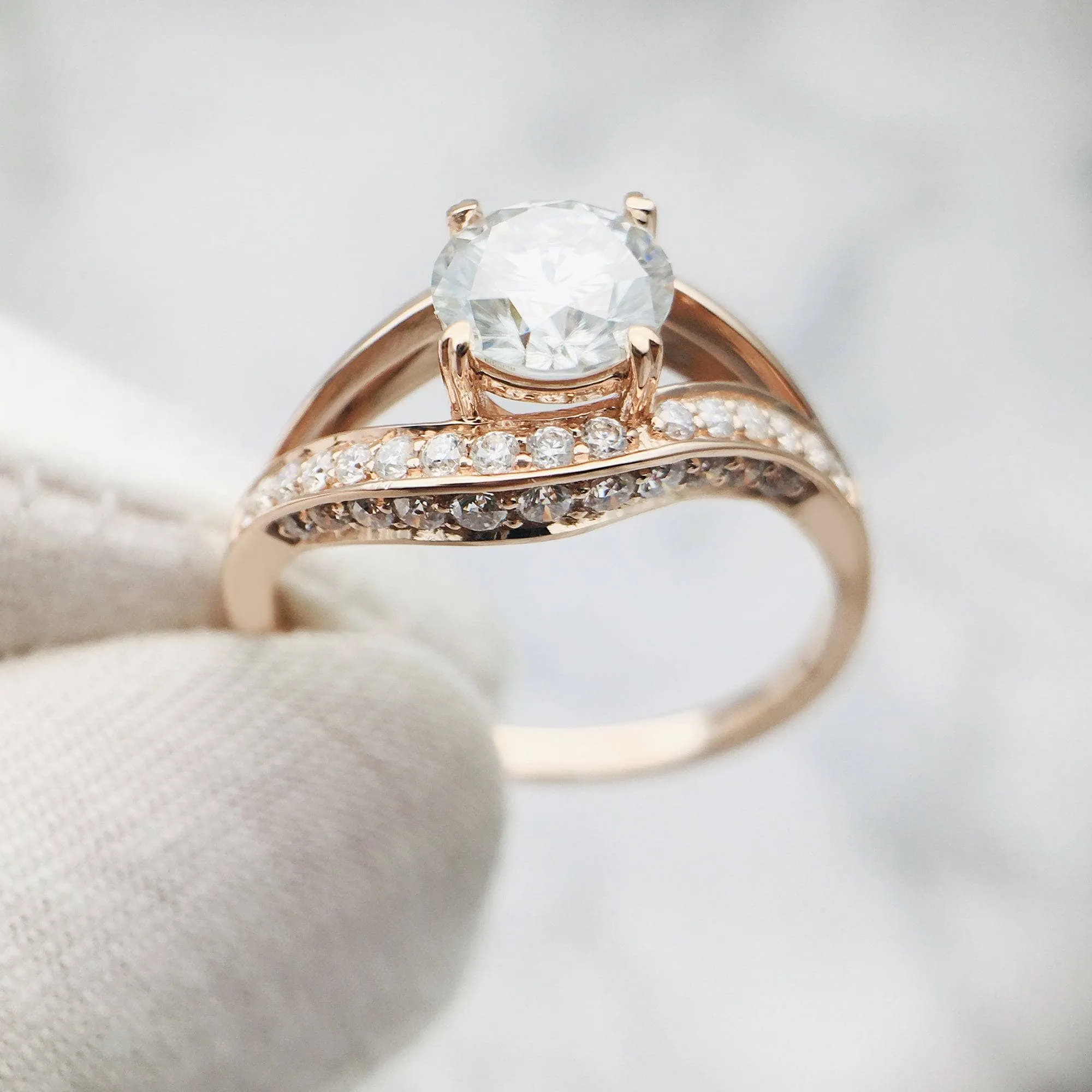 Forever One 18K Round Cut Diamond Engagement Ring