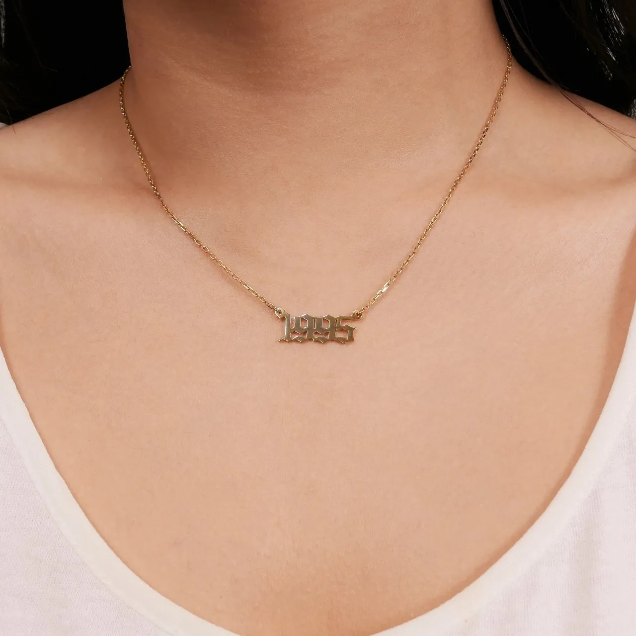[JBD Exclusive] Old English Name Necklace