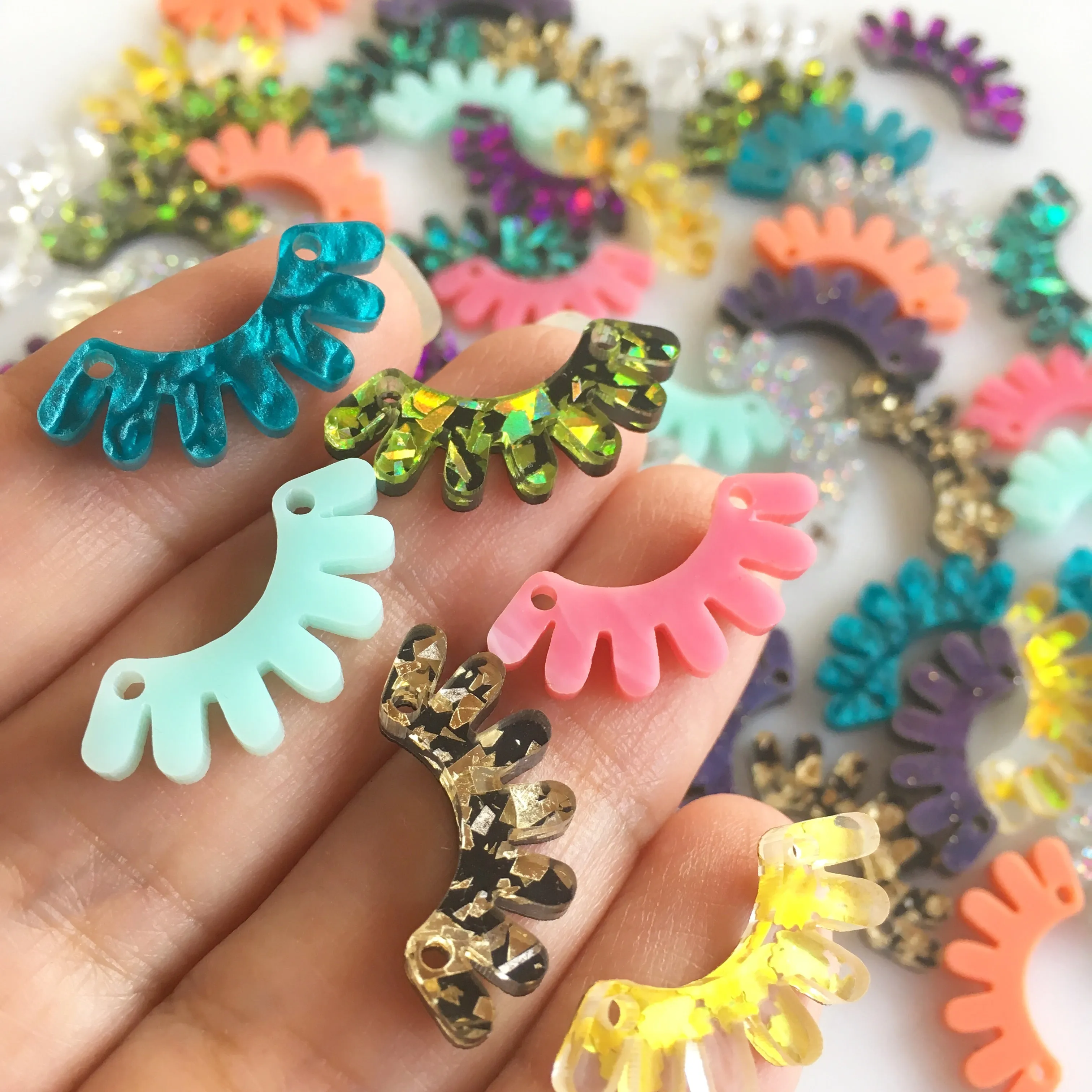 Lashes Connectors or Links / 10 Pieces, 25mm