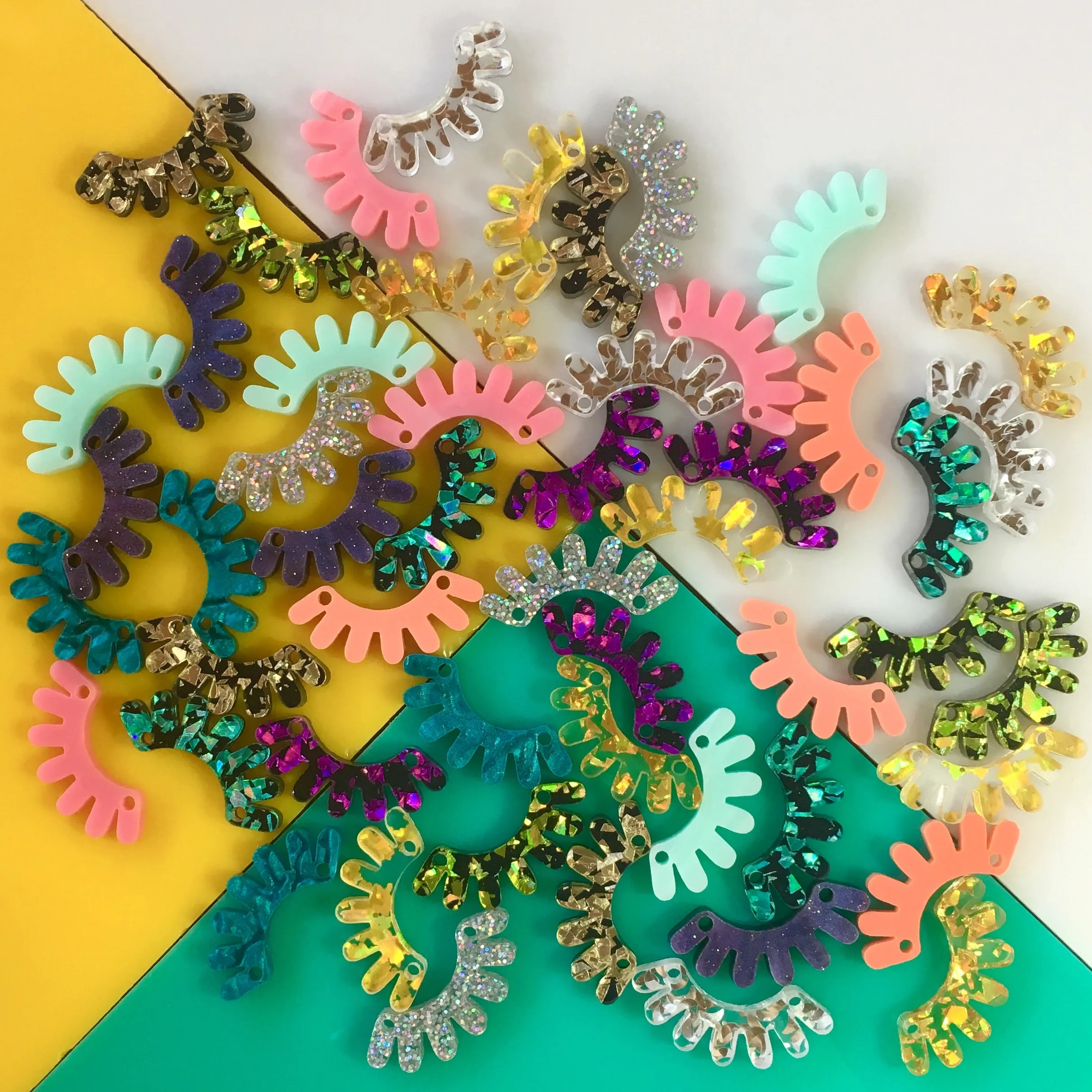 Lashes Connectors or Links / 10 Pieces, 25mm