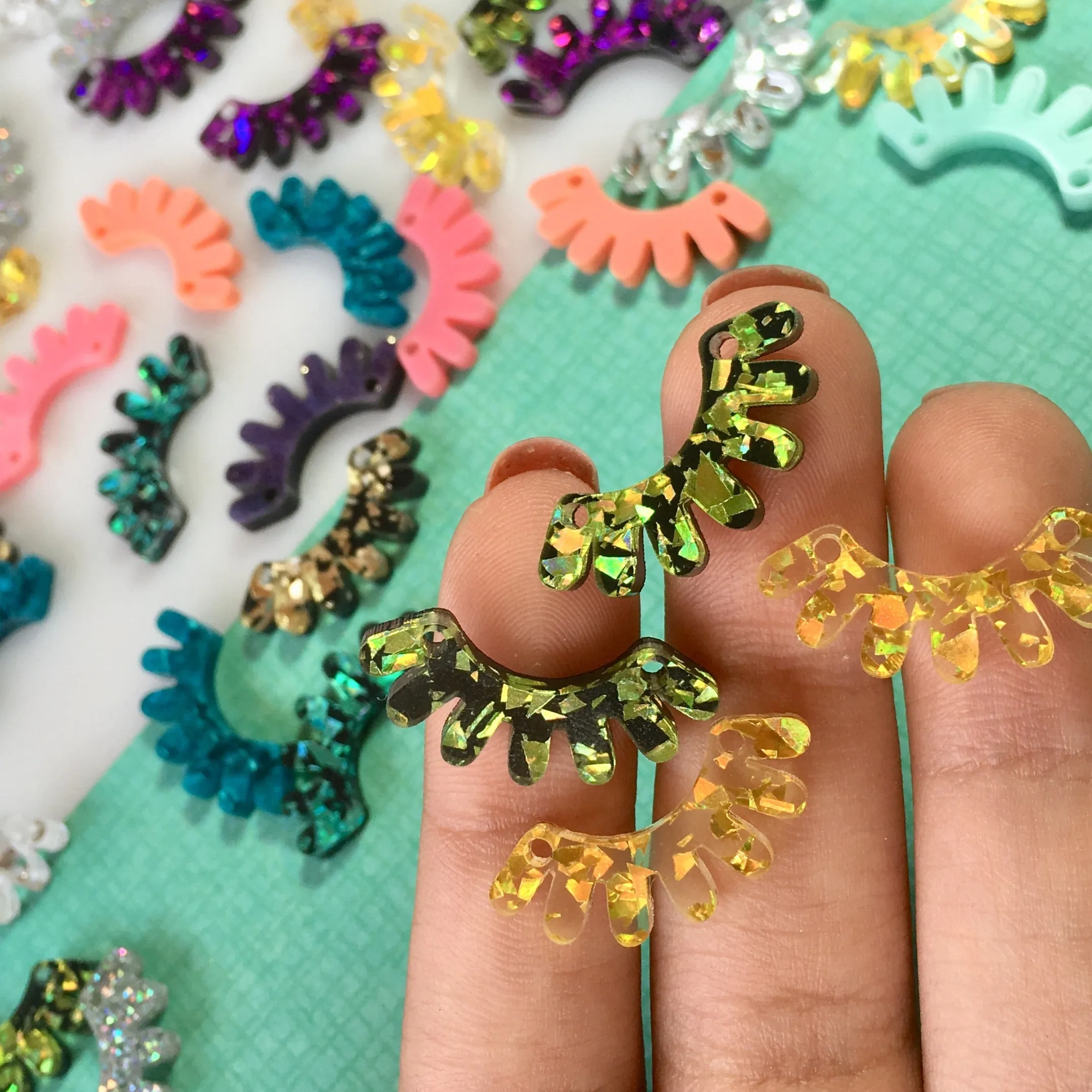 Lashes Connectors or Links / 10 Pieces, 25mm