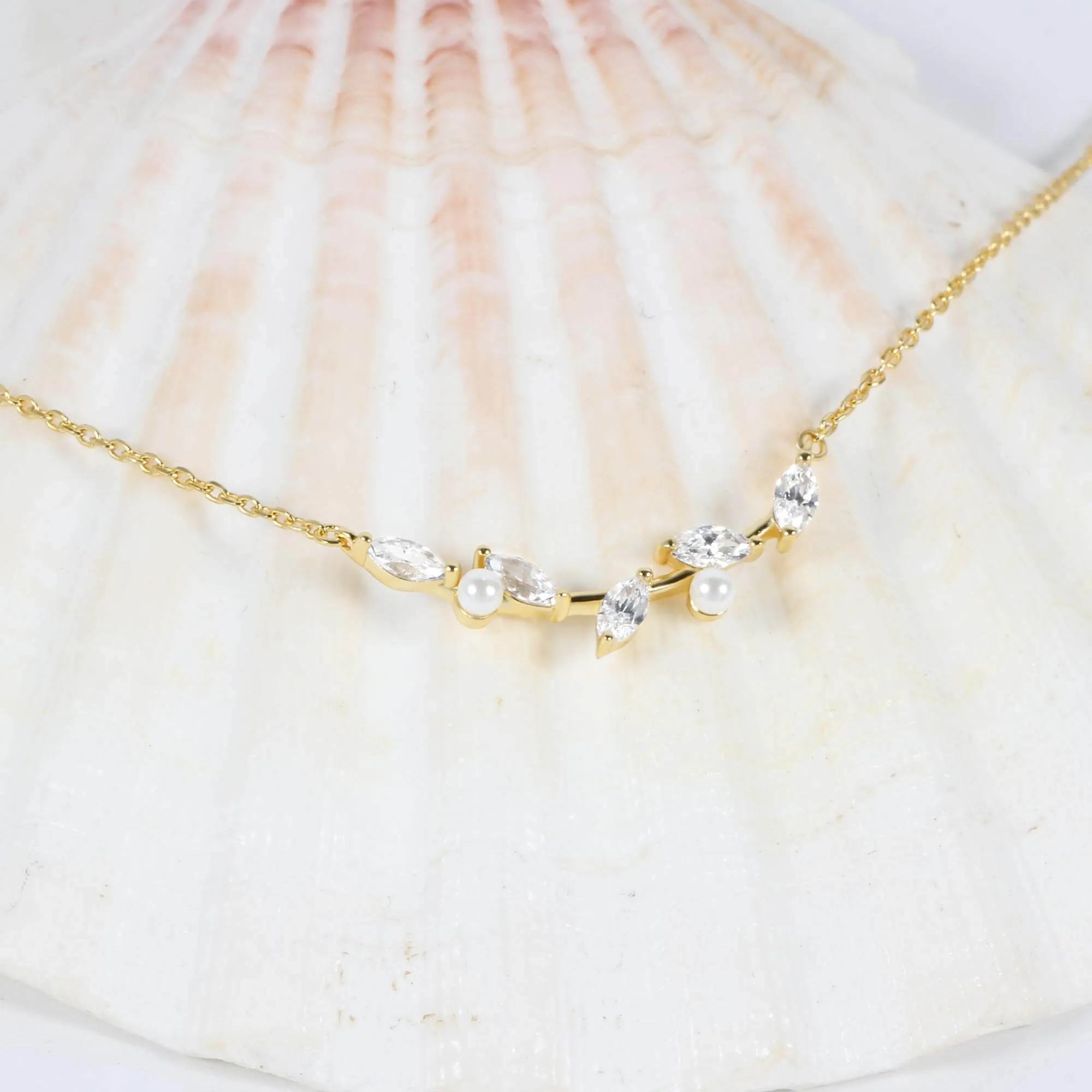 Leaf Diamond Wedding Ring Bracelet Necklace Pair of Earrings Set Designed by Shania