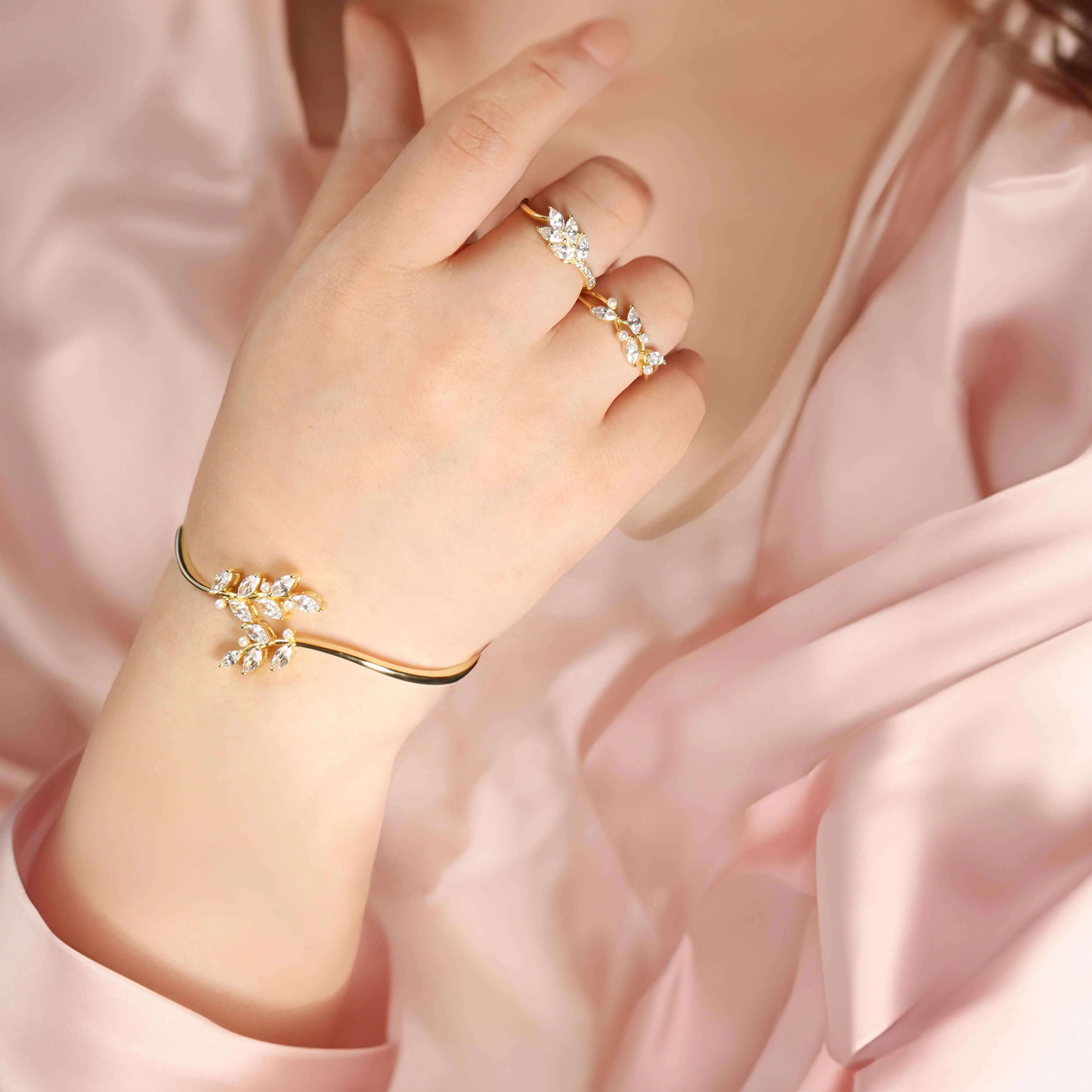 Leaf Diamond Wedding Ring Bracelet Necklace Pair of Earrings Set Designed by Shania