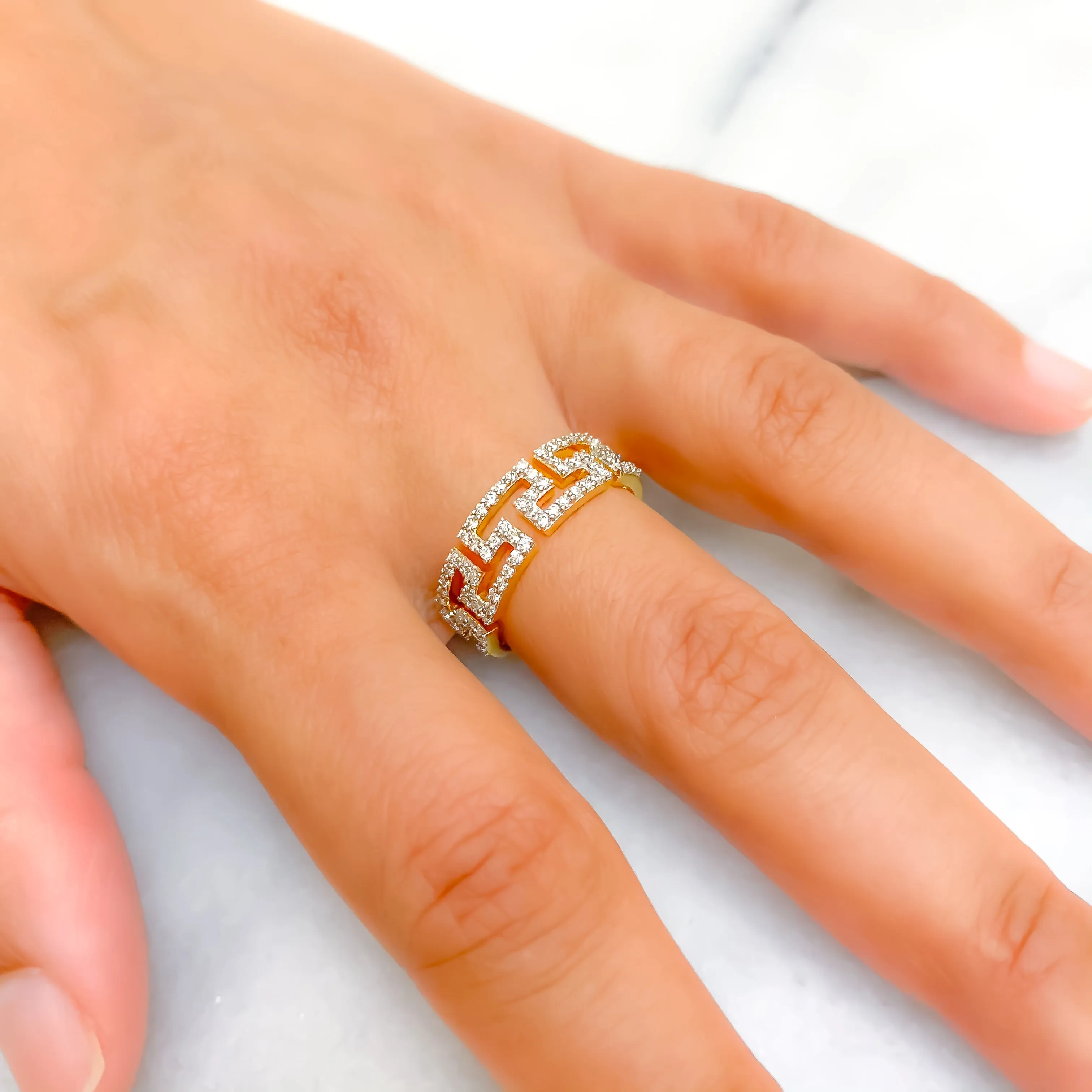 Magnificent Modern 18K Gold   Diamond Band
