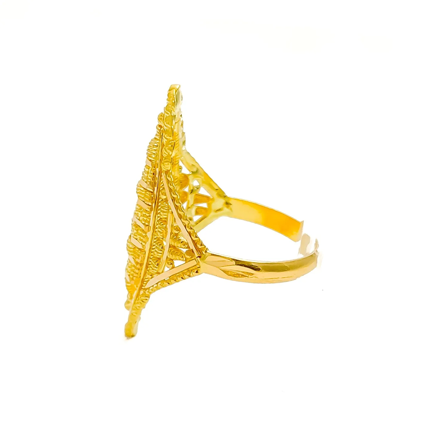 Magnificent Reflective Striped 22K Gold Ring