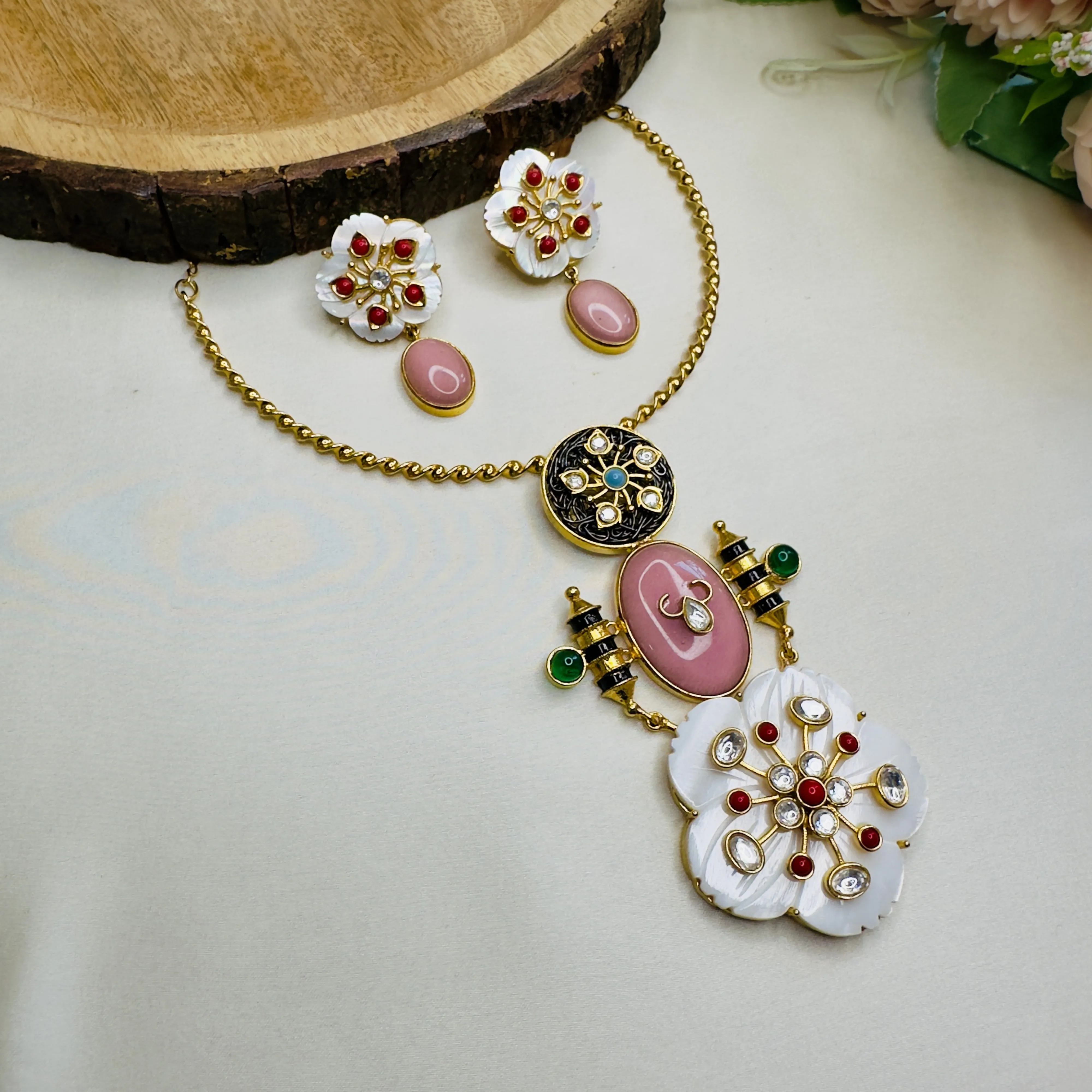 Monalisa Kundan Fusion Hasli Set