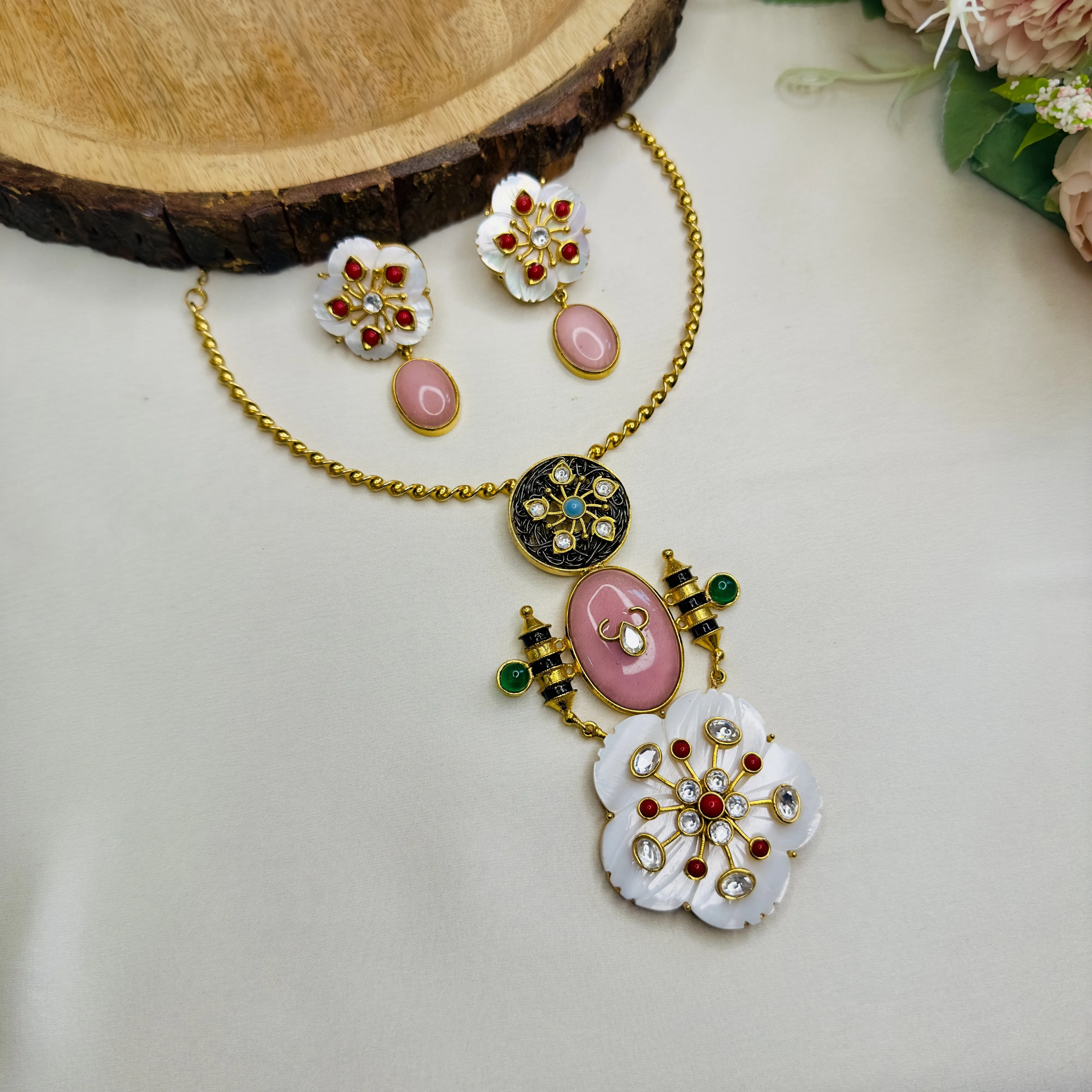 Monalisa Kundan Fusion Hasli Set