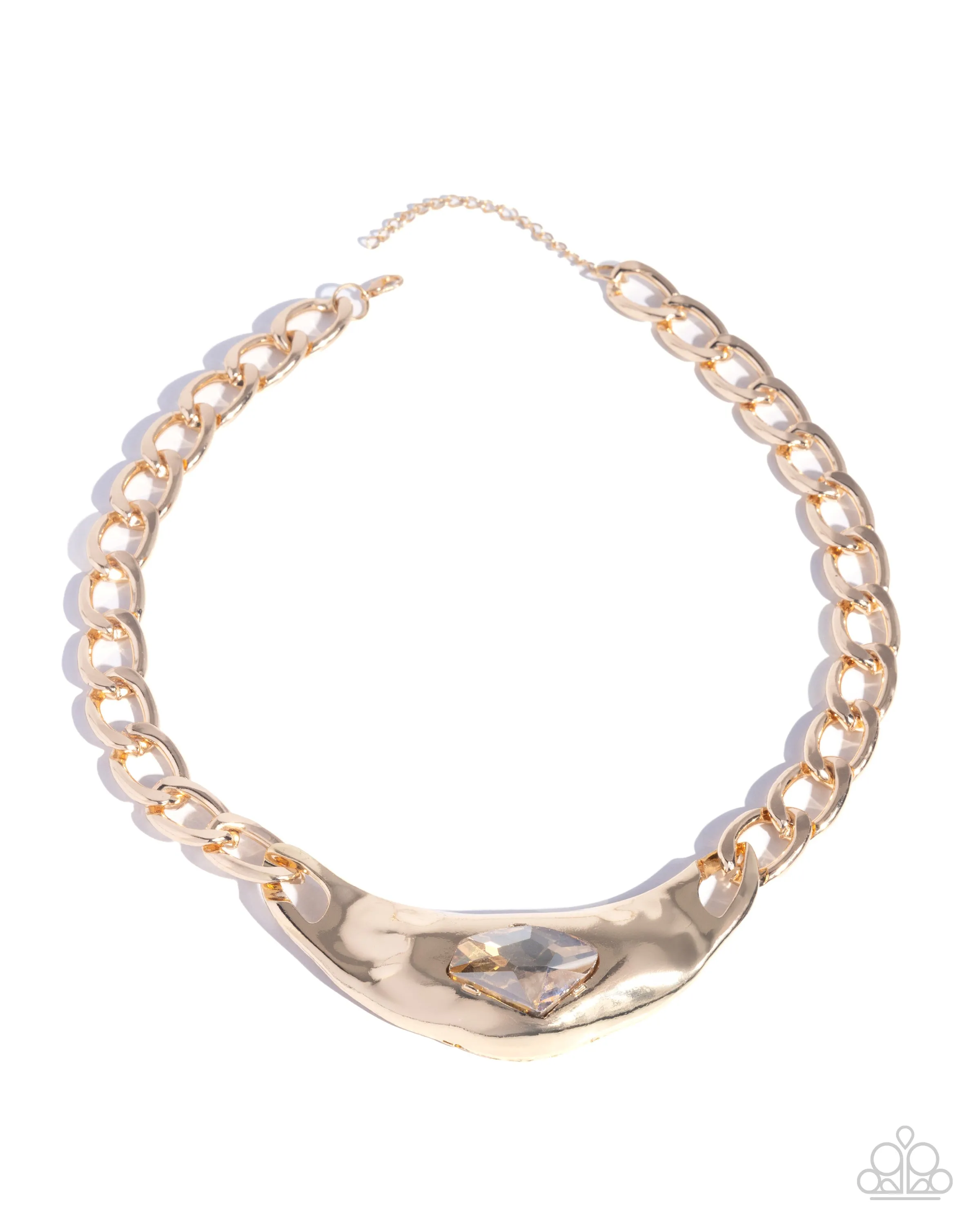 Peak of Pizzazz - Gold - Curb Chain Hammered Frame Golden Gem Paparazzi Short Necklace - 2025 Empower Me Pink Exclusive