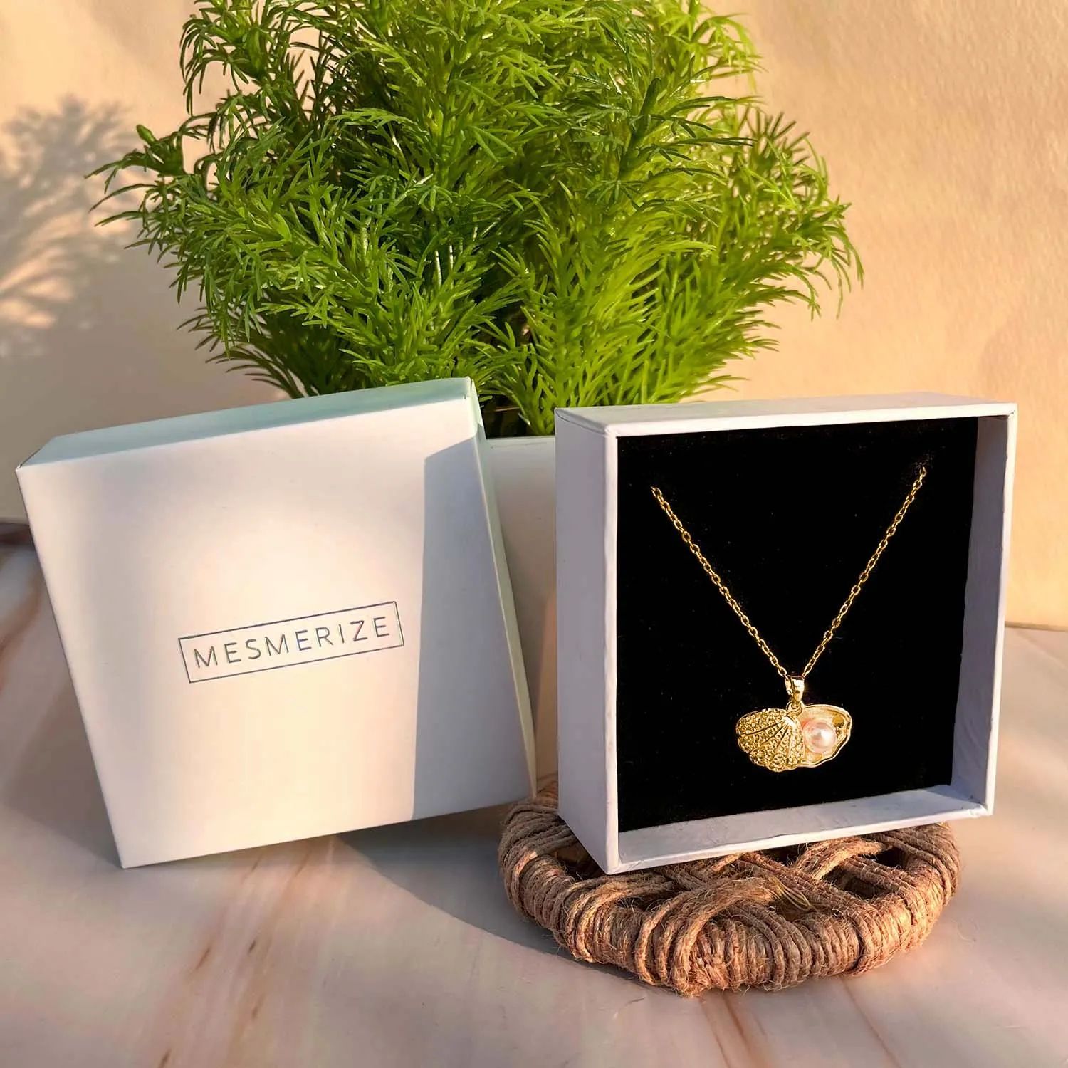 Rotating Rose Preserved Rose Jewellery Box With Necklaces