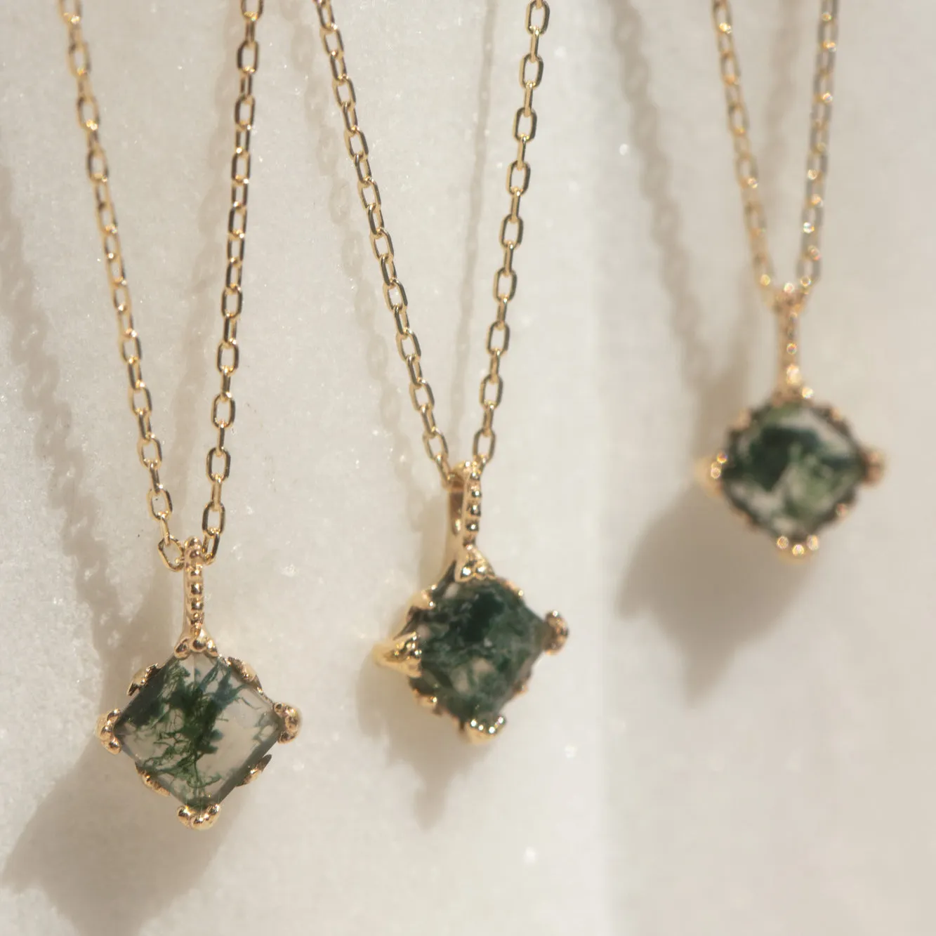 Solid Gold Aquatic Agate Necklace for Grounding