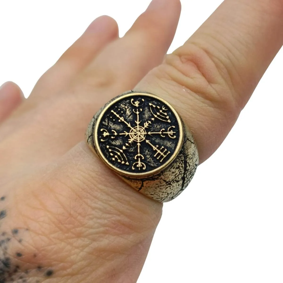 Veldismagn ring from bronze