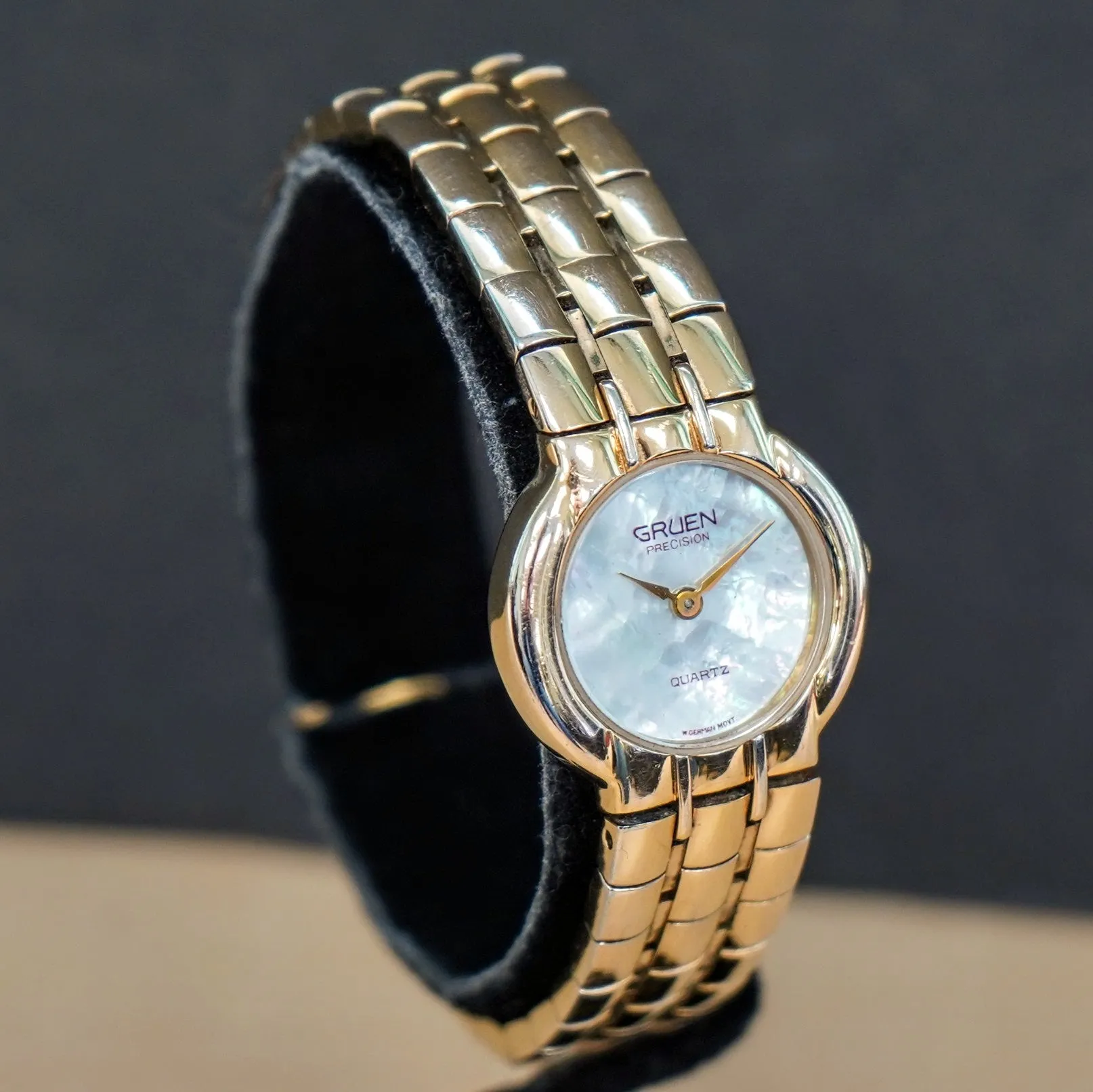 Vintage GRUEN Precision Ladies Watch Mother of Pearl Dial Quartz Wristwatch