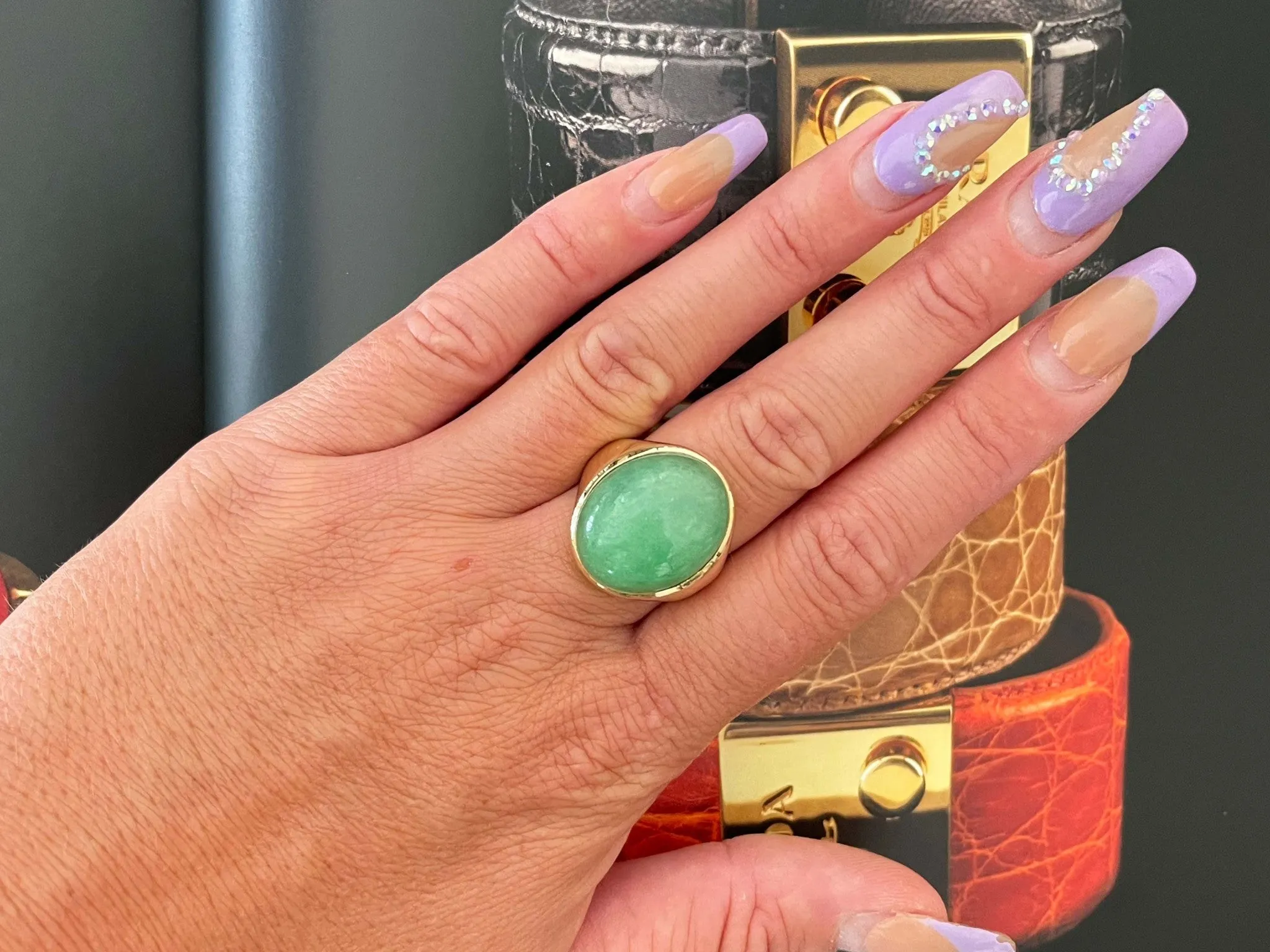 Vintage Men's Large Oval Cabochon Green Jade Ring - 14k Yellow Gold