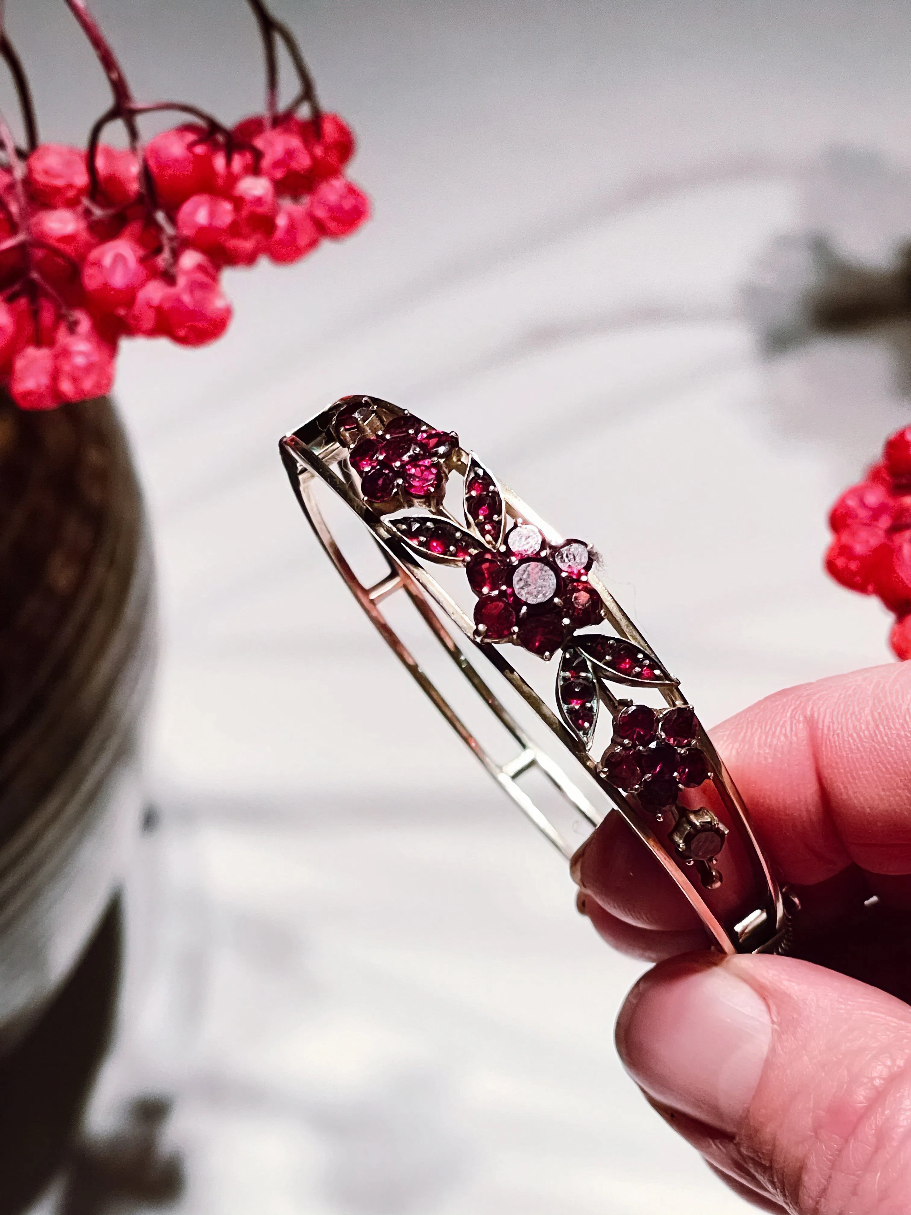Vintage Victorian Garnet Bracelet with Delicate Floral Design