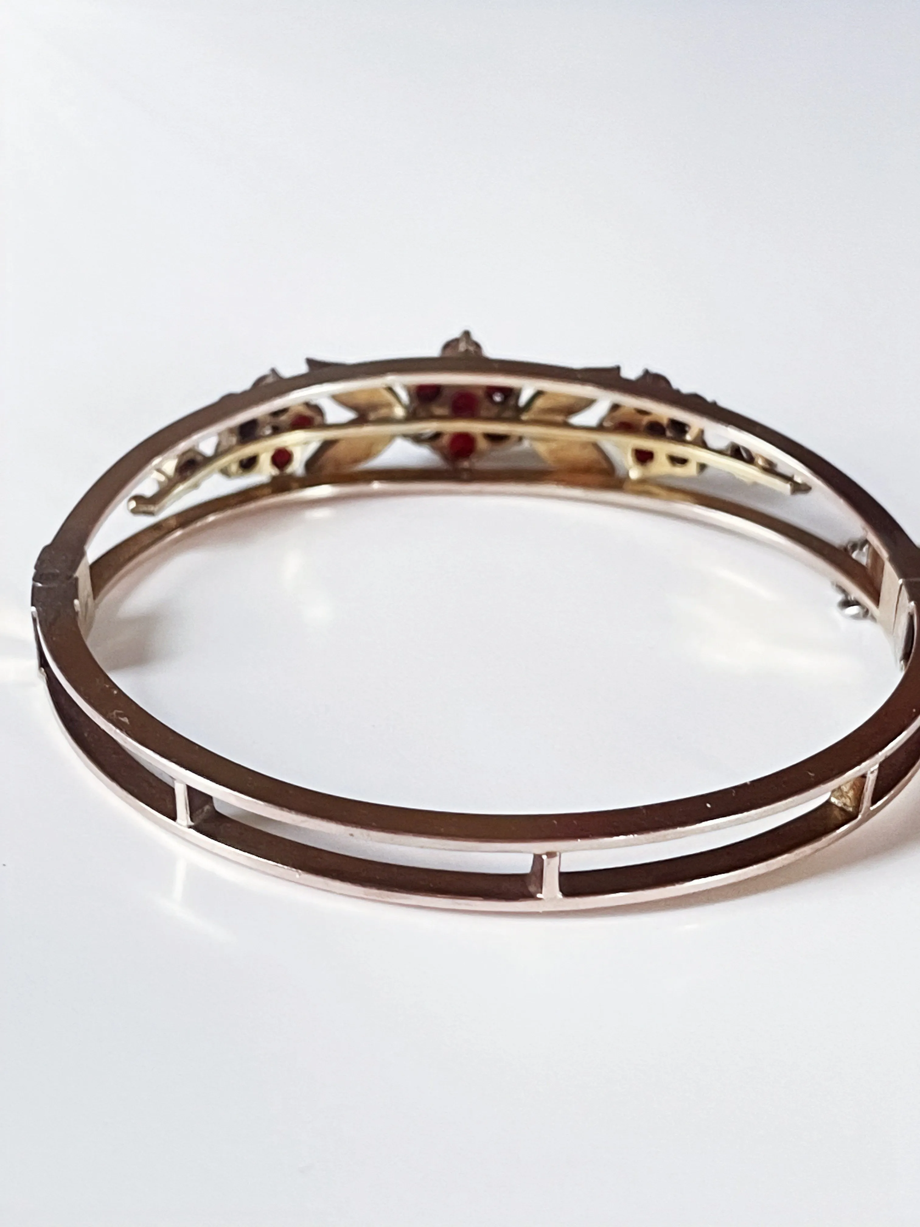 Vintage Victorian Garnet Bracelet with Delicate Floral Design