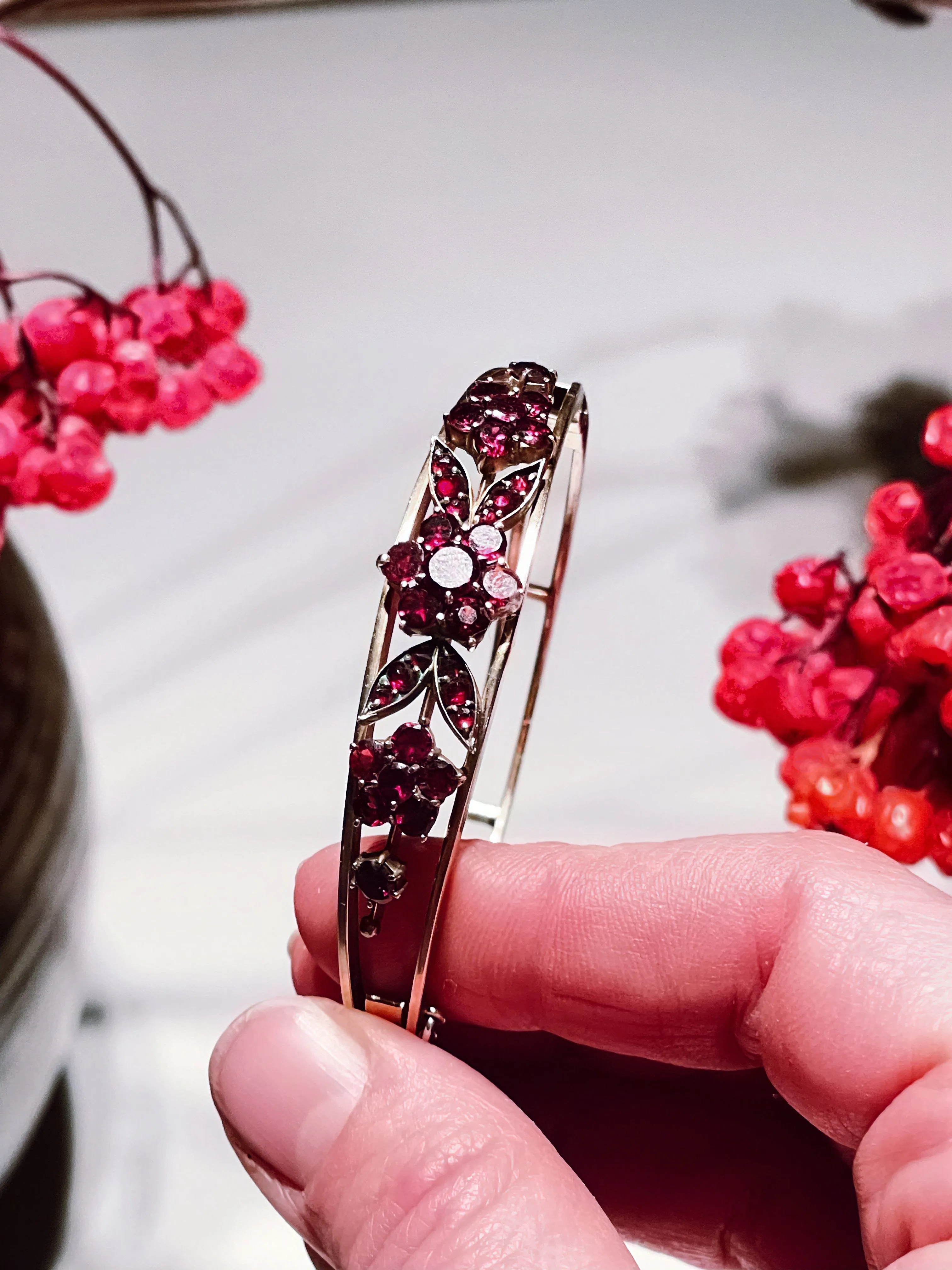 Vintage Victorian Garnet Bracelet with Delicate Floral Design